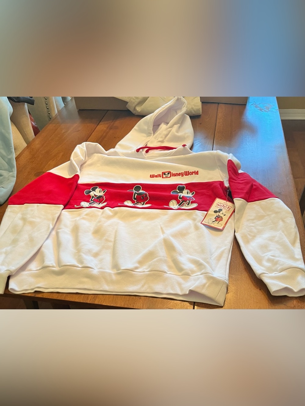 Disney White & Red Walt Disney World Mickey Pullover Hoodie, Unisex Size L